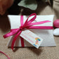 SCATOLA CUSCINO solo groffatura + 3/5 CONFETTI + NASTRO + TAG